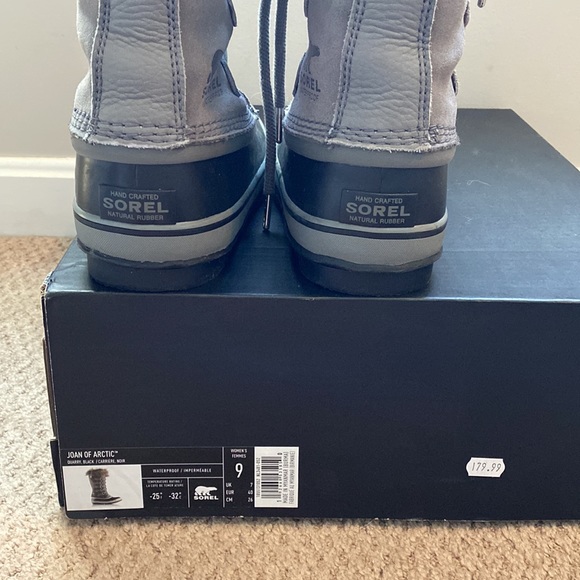 Basically new Sorel Joan of Arctic Waterproof boots - Size 9 - Picture 3 of 6